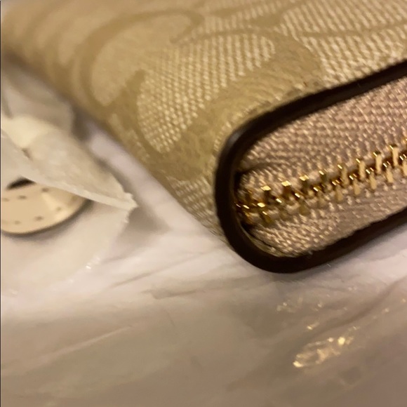 Coach Large Phone Wallet In Signature Canvas LIGHT - Picture 8 of 16